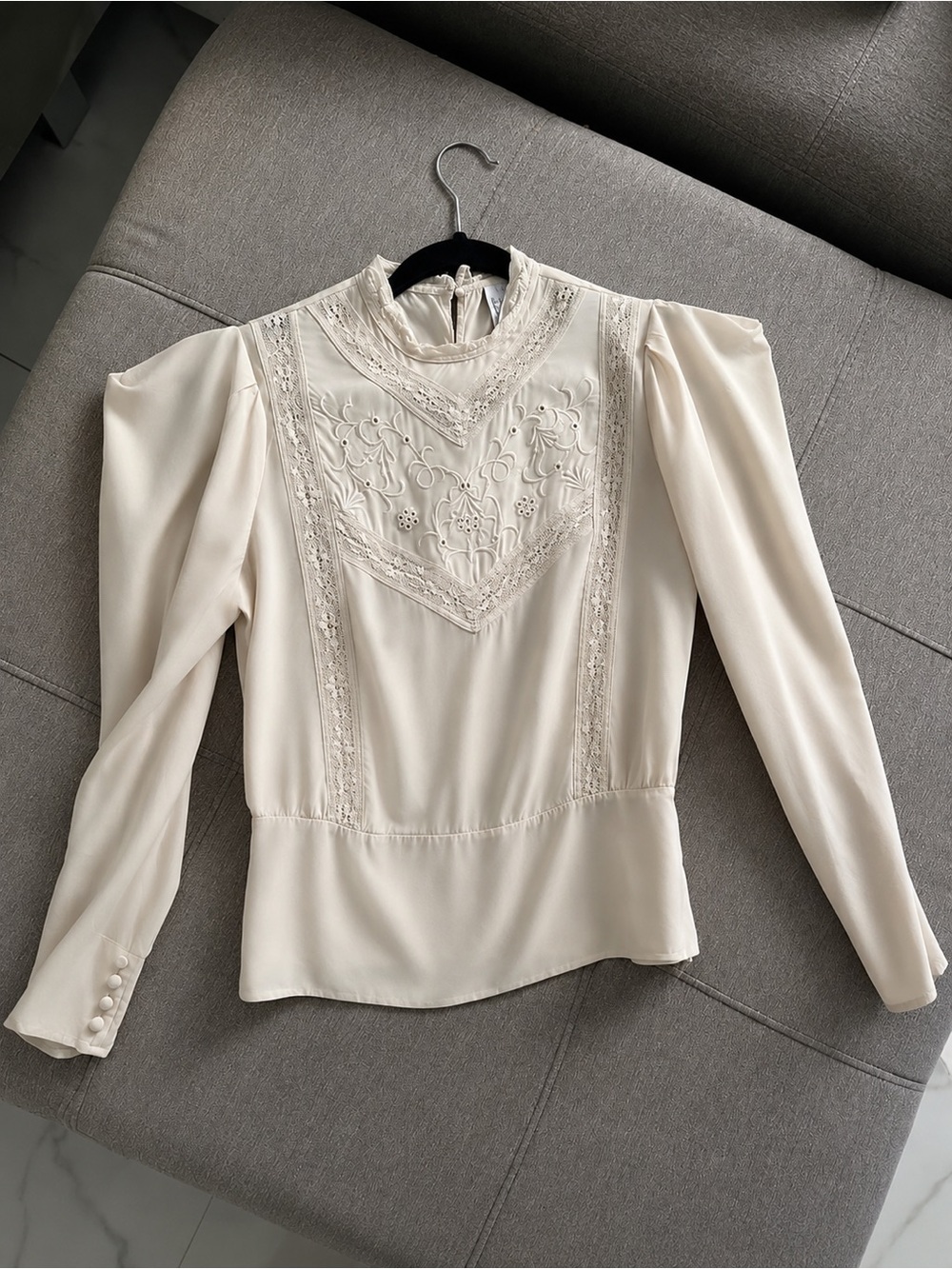&OtherStories Elegant Embroidered Puff-Sleeve Cream Women's Top (Size XS)